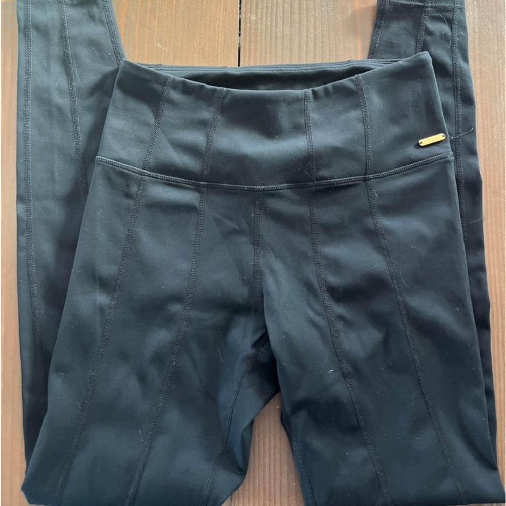 L*Space Chase Legging in Black Small & Medium Sizes - Picture 2 of 4